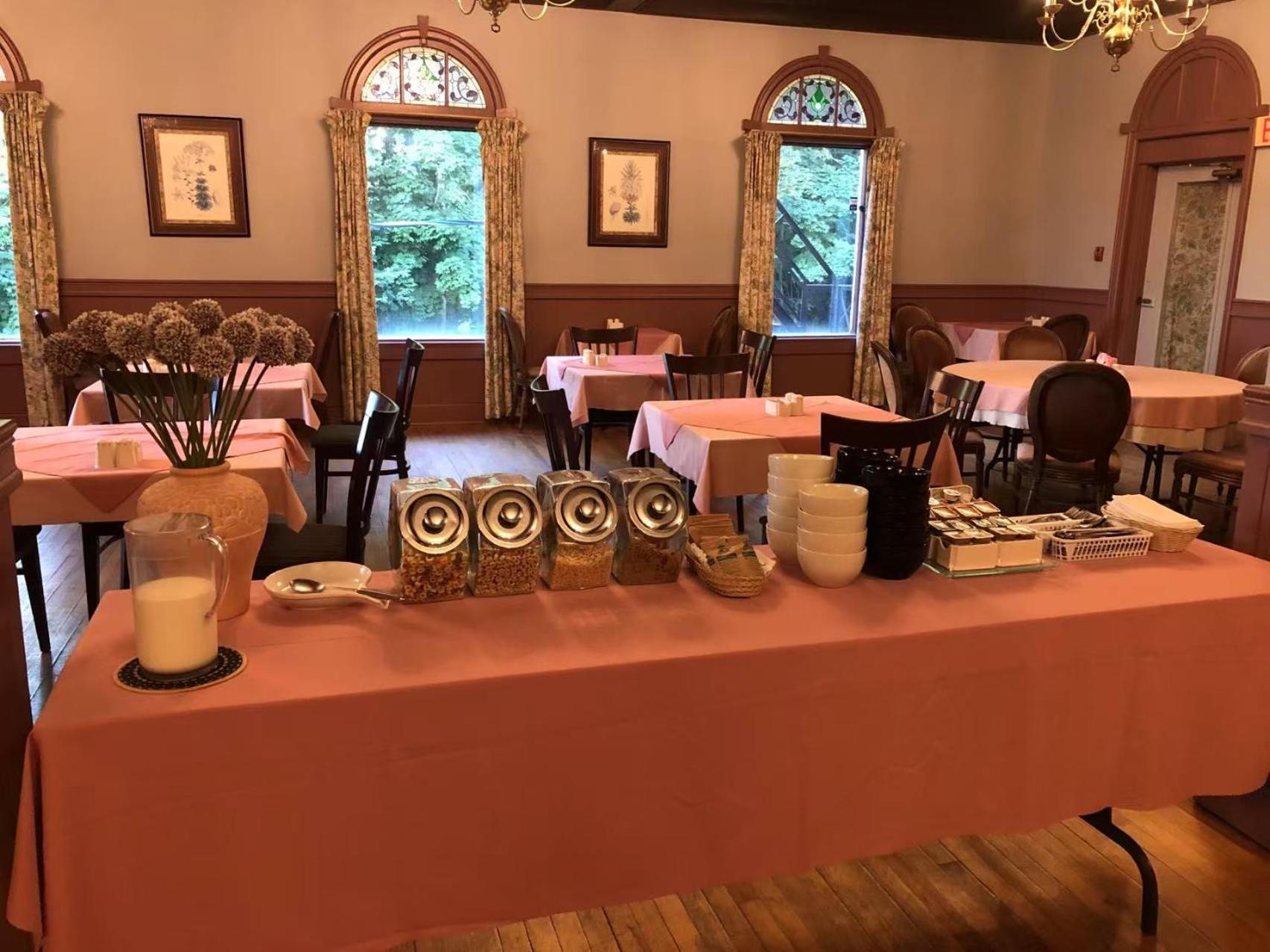 Braeside Country Inn بيكتو المظهر الخارجي الصورة